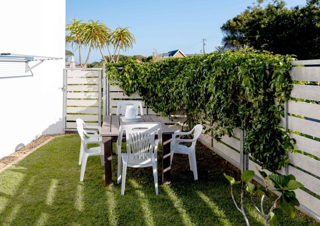 Corner Delight at Onrust Beach thumbnail 16